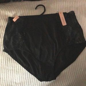 NWT! - Highwaisted Panties